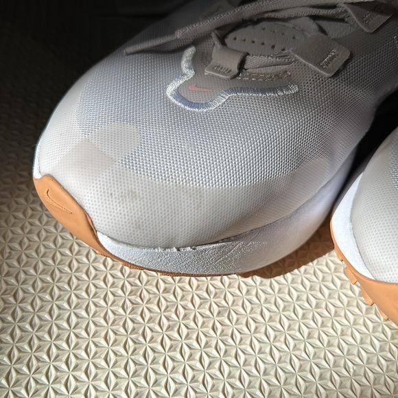 Nike React Escape Run Sneakers - Picture 7 of 8